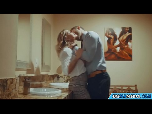 ❤️ Kapag ang isang busty blonde seduces sa isang pampublikong banyo ❤❌ Porn video sa porn tl.amourpassionfever.ru